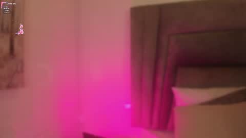 Snapshot of sophiee_smith chatting on July 2, 10:54 am Sophie online show from July 2, 10:54 am