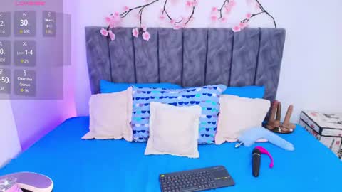 Snapshot of sophiee_velvet chatting on June 27, 5:07 pm online show from June 27, 5:07 pm
