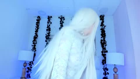 Snapshot of sophiehill_gh chatting on January 22, 10:26 pm SOPH  online show from January 22, 10:26 pm