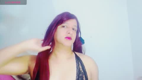 Snapshot of sophiehillsxo chatting on November 21, 9:08 am sophiehillsxo online show from November 21, 9:08 am
