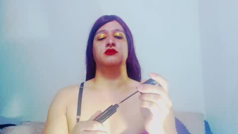 Snapshot of sophiehillsxo chatting on January 6, 3:21 am sophiehillsxo online show from January 6, 3:21 am