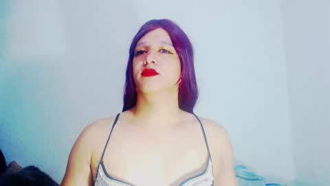 Snapshot of sophiehillsxo chatting on January 19, 7:12 am sophiehillsxo online show from January 19, 7:12 am