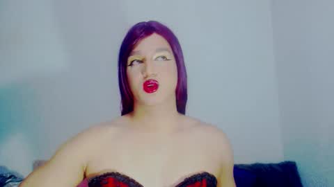 Snapshot of sophiehillsxo chatting on February 24, 2:20 am sophiehillsxo online show from February 24, 2:20 am