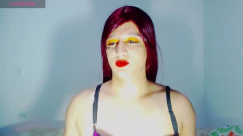 sophiehillsxo online show from July 16, 5:13 am