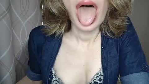 Sophiemisss online show from March 11, 9:37 am