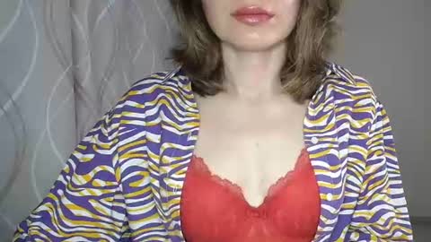 Sophiemisss online show from June 18, 6:13 am