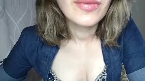 Sophiemisss online show from July 4, 6:19 am