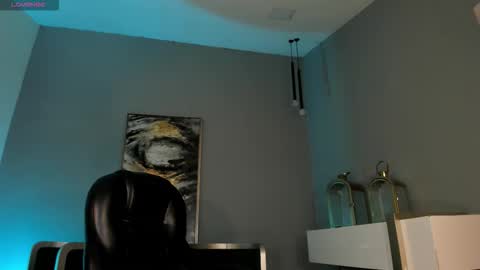 Sophie  Palmer online show from September 9, 10:26 am