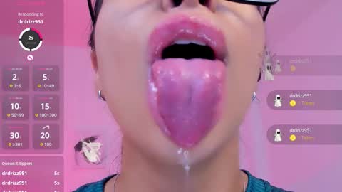 Snapshot of sophierooy chatting on November 19, 4:07 pm sophierooy online show from November 19, 4:07 pm