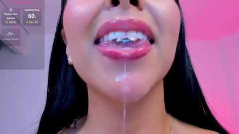 Snapshot of sophierooy chatting on December 16, 10:48 pm sophierooy online show from December 16, 10:48 pm