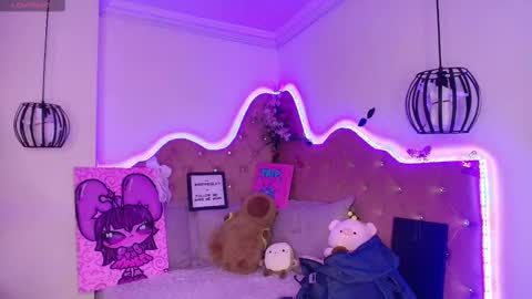   Sophie  online show from October 19, 7:58 pm