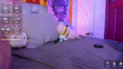 Snapshot of sophievv chatting on December 17, 6:52 am Sophie online show from December 17, 6:52 am