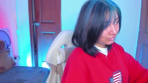 Snapshot of sophievv chatting on February 2, 7:01 pm Sophie online show from February 2, 7:01 pm