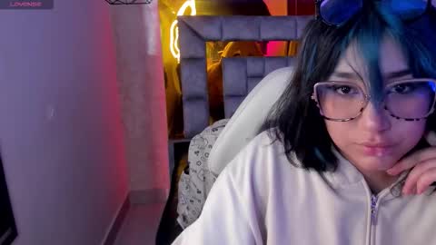 Snapshot of sophievv chatting on February 24, 11:36 pm Sophie online show from February 24, 11:36 pm