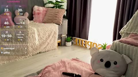 Sophie online show from April 9, 5:29 am
