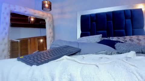 Snapshot of sophiia_gomezz_ chatting on February 8, 3:19 am sophi online show from February 8, 3:19 am