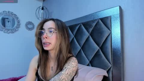 Snapshot of sophiia_gomezz_ chatting on November 19, 4:34 am sophi online show from November 19, 4:34 am