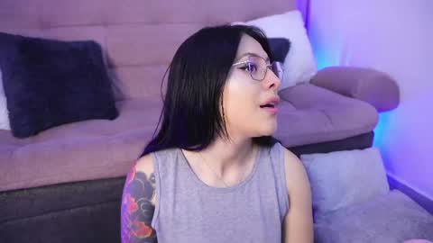 Sophiie online show from May 2, 1:21 am