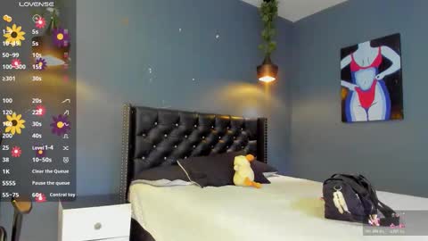 Sophie Taylor online show from November 22, 11:20 am