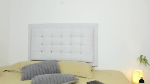 Snapshot of sopphiefox chatting on November 28, 1:52 am Sofia online show from November 28, 1:52 am