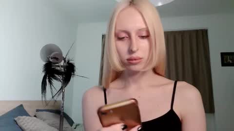 sora999999999 online show from March 16, 6:12 pm