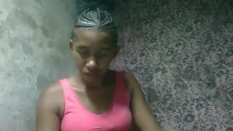 Snapshot of soriettezah chatting on February 18, 8:05 pm soriettezah online show from February 18, 8:05 pm