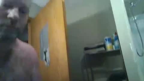 Snapshot of soro00421 chatting on July 28, 8:23 pm soro00421 online show from July 28, 8:23 pm