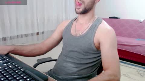 Snapshot of sorrymybadd chatting on October 14, 10:10 pm luis online show from October 14, 10:10 pm