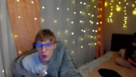 sosaguillypleasure online show from December 5, 7:21 pm