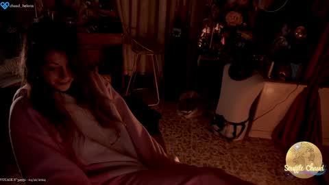 Snapshot of souffle_chaud chatting on December 4, 9:46 pm . . online show from December 4, 9:46 pm