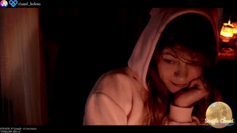 Snapshot of souffle_chaud chatting on January 17, 9:50 pm . . online show from January 17, 9:50 pm