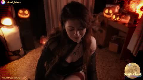 Snapshot of souffle_chaud chatting on November 2, 8:33 pm . . online show from November 2, 8:33 pm