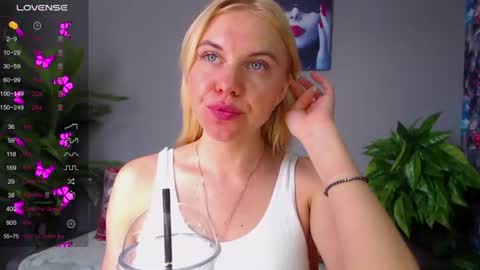 Lisa online show from August 3, 4:00 am
