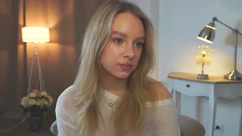 Anna online show from March 17, 1:25 pm