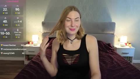 Snapshot of soulmategirl chatting on December 2, 10:09 am SoulMate online show from December 2, 10:09 am