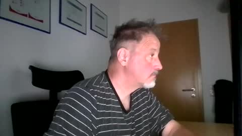 Snapshot of soundshark1974 chatting on July 27, 8:05 pm Soundshark online show from July 27, 8:05 pm