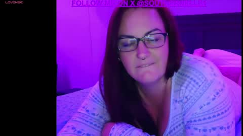Snapshot of southernelle1 chatting on September 30, 12:59 am SouthernElle online show from September 30, 12:59 am
