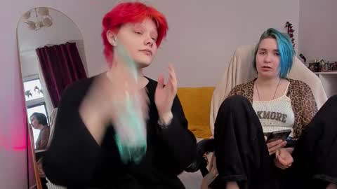 Leah online show from March 15, 3:29 pm