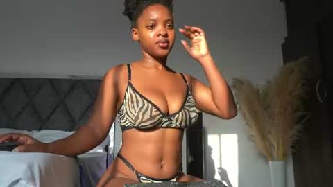 Snapshot of sow_fitt chatting on July 8, 12:20 pm sow_fitt online show from July 8, 12:20 pm