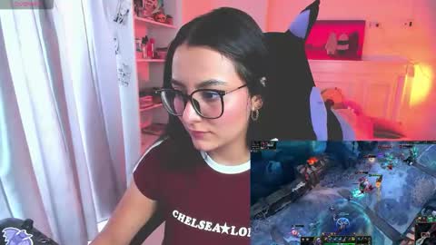 Snapshot of soy___lili chatting on November 6, 8:32 pm Lili online show from November 6, 8:32 pm