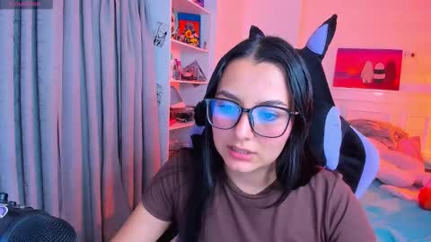 Snapshot of soy___lili chatting on November 18, 4:06 am Lili online show from November 18, 4:06 am