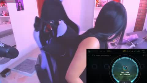 Snapshot of soy___lili chatting on June 22, 3:31 pm Lili online show from June 22, 3:31 pm