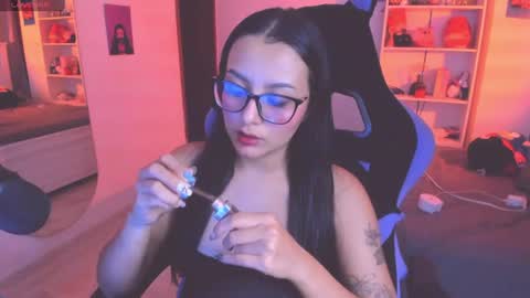 Snapshot of soy___lili chatting on June 24, 3:05 am Lili online show from June 24, 3:05 am