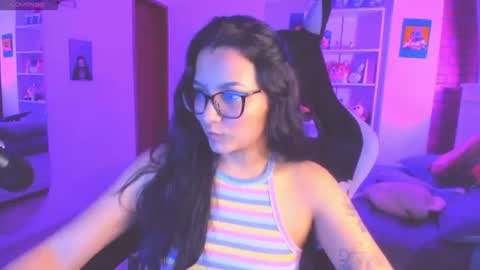 Snapshot of soy___lili chatting on July 17, 12:17 am Lili online show from July 17, 12:17 am