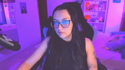 Snapshot of soy___lili chatting on July 18, 2:27 am Lili online show from July 18, 2:27 am