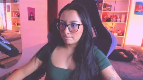 Snapshot of soy___lili chatting on July 23, 7:23 pm Lili online show from July 23, 7:23 pm