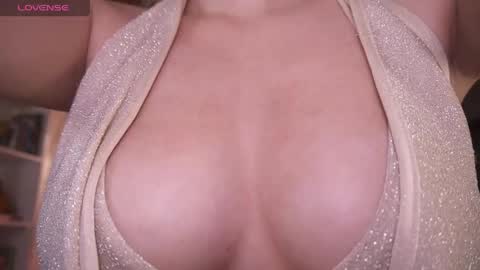 Snapshot of soy_iris chatting on May 16, 12:04 pm Irisita online show from May 16, 12:04 pm