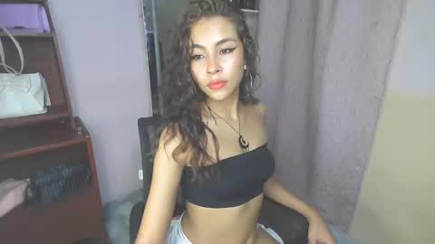 Snapshot of soy_miauhg chatting on November 9, 5:28 am Miauhg online show from November 9, 5:28 am