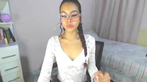 Snapshot of soy_miauhg chatting on July 24, 4:10 am Miauhg online show from July 24, 4:10 am