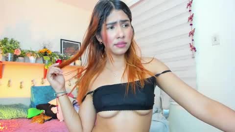 Snapshot of soy_sarah chatting on February 7, 6:14 am Sarah Valentina online show from February 7, 6:14 am